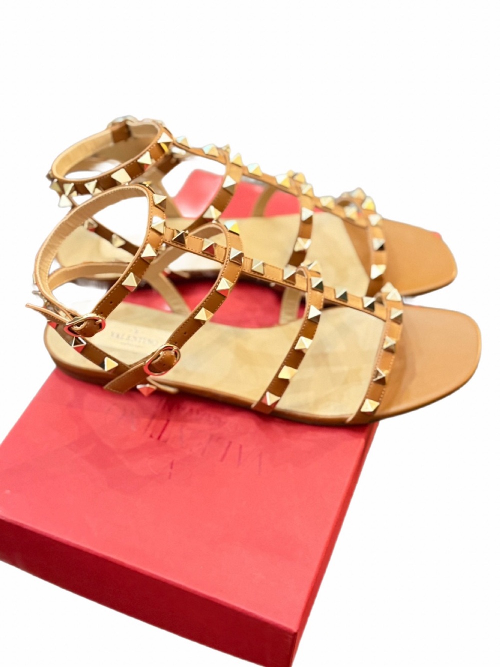 VALENTINO Garavani Rockstud Flat Calfskin Sandles , like new in box 39.5 / 9